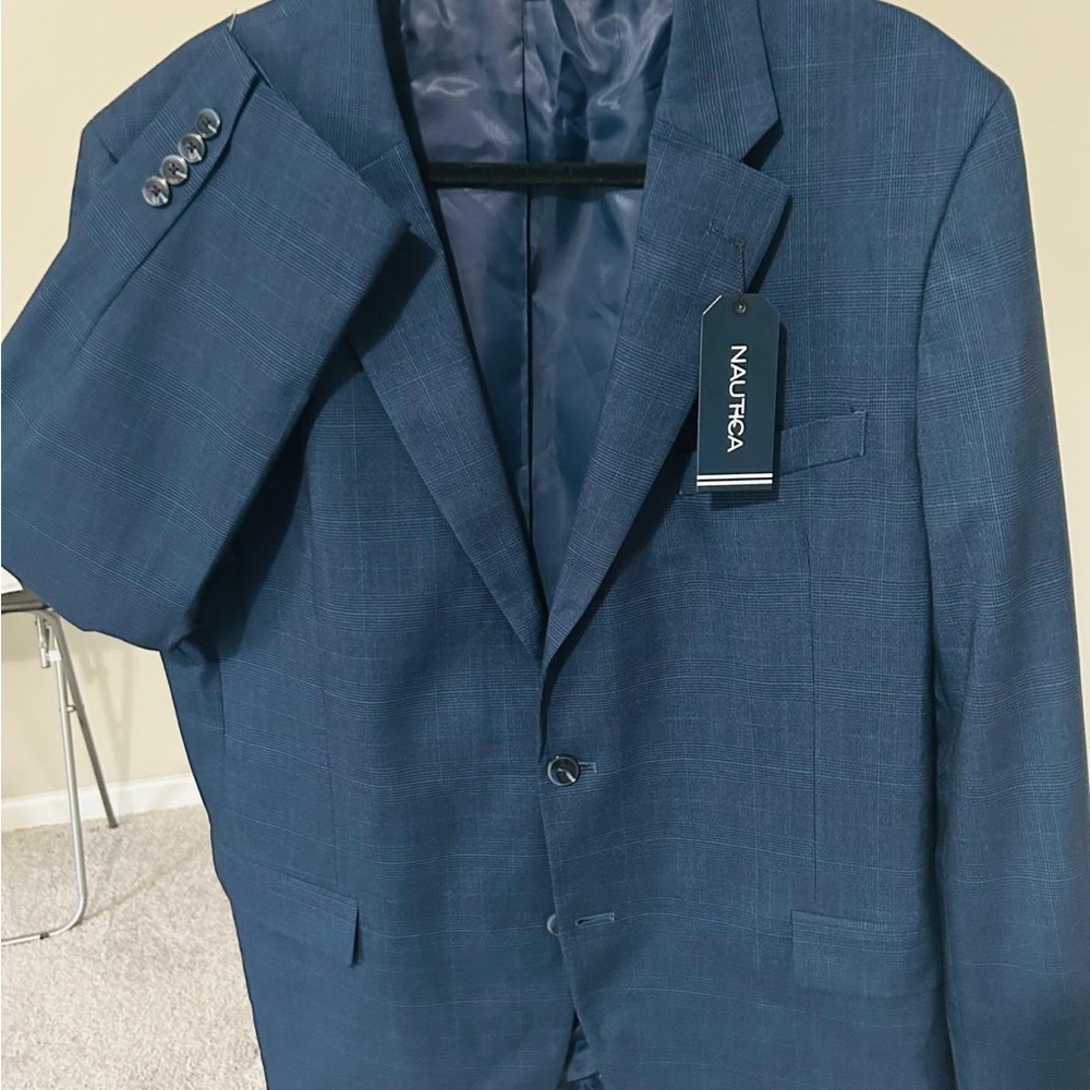 Nautica Men's Blue Suit Blazer. Excellent Modern Fit for Gentlemen Wear. New 46R